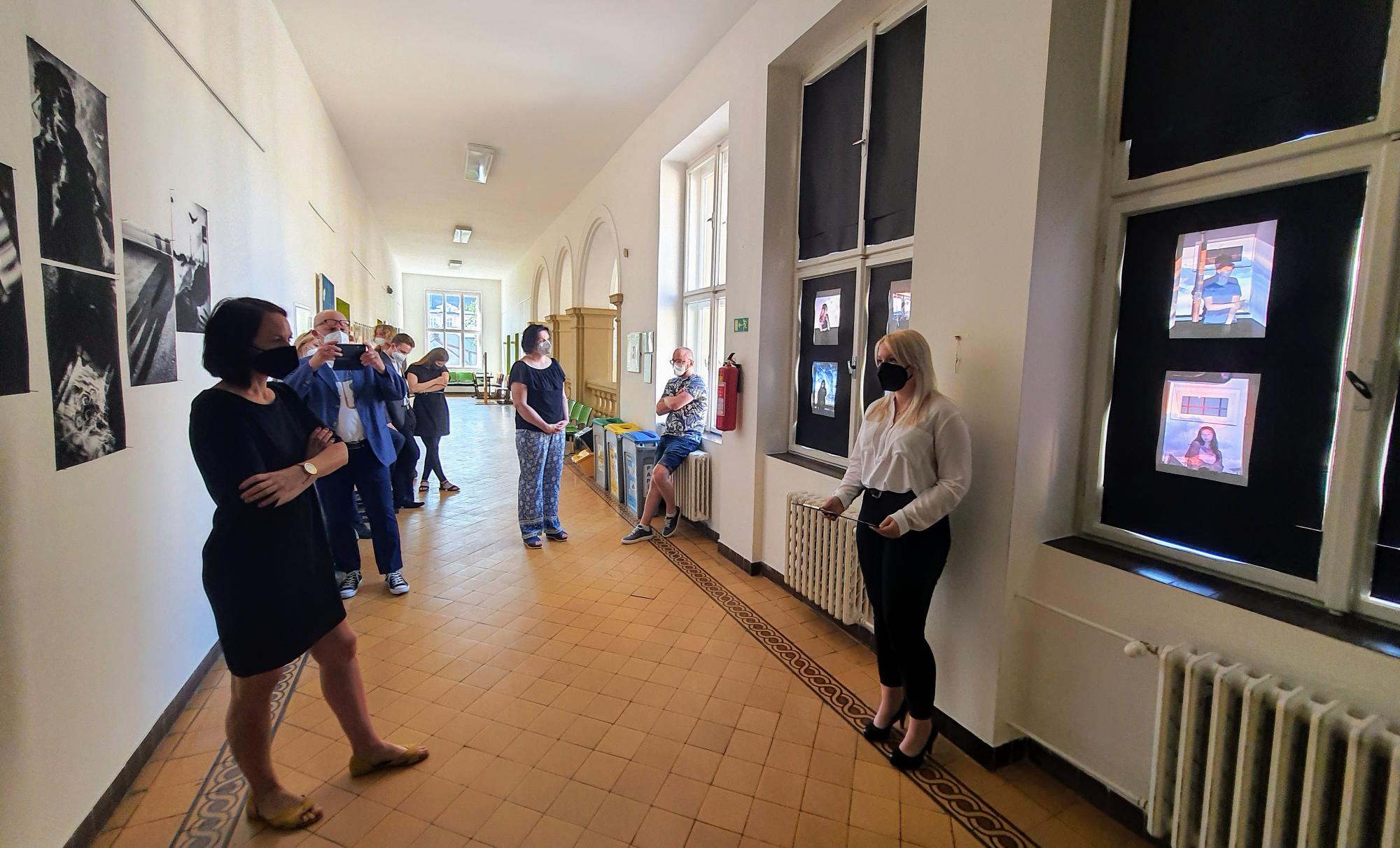 Fotografie z obhajoby maturit